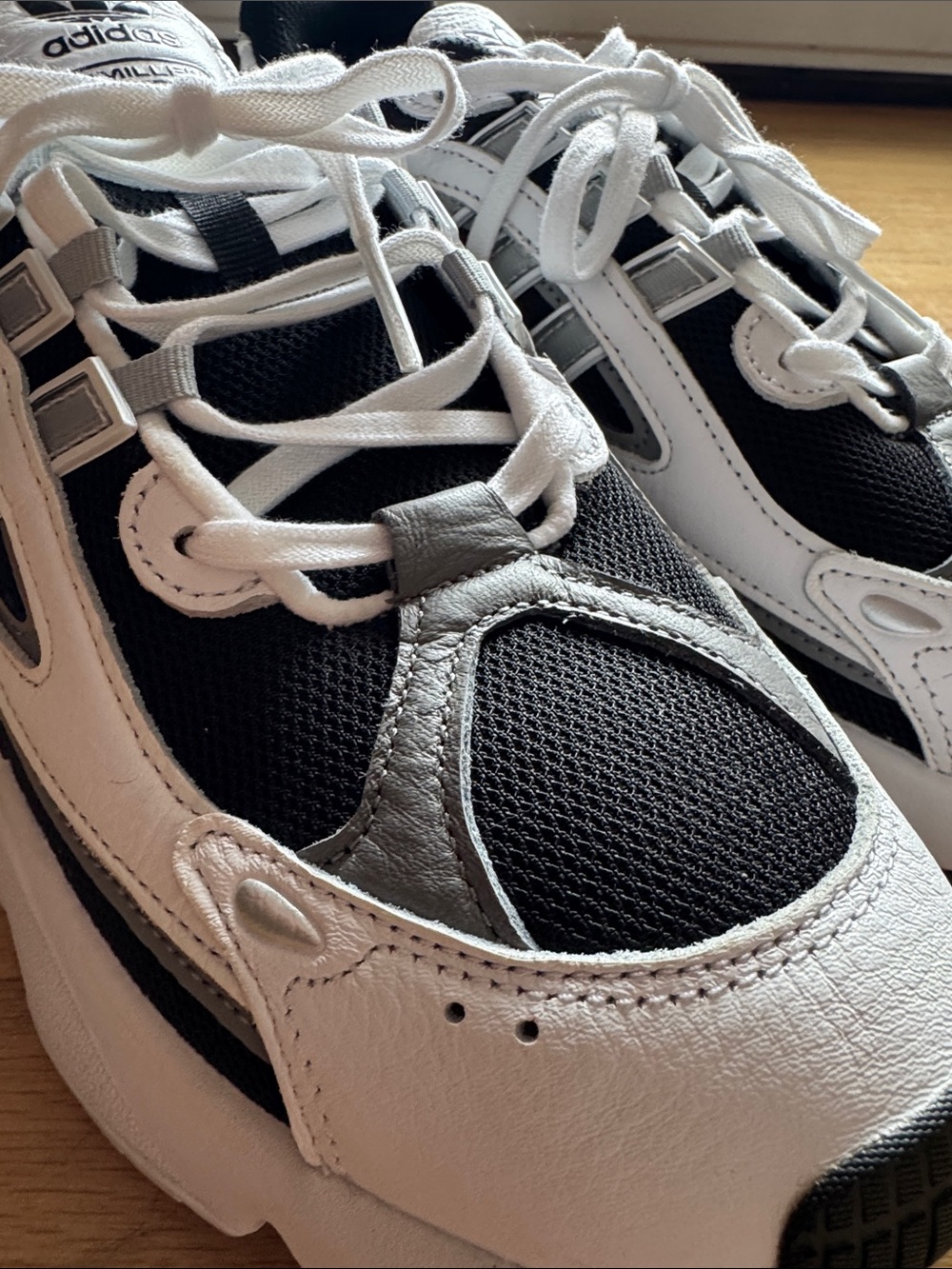 Adidas Black and White Ozmillen Low-Top Sneakers NEW no tags - Picture 8 of 9